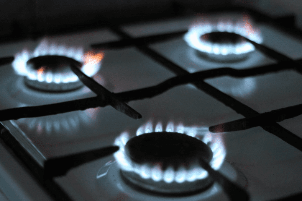 Choosing Your Flame: Induction vs Gas Stoves Choosing Your Flame: Induction vs Gas Stoves - airestech